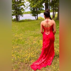 Sherri Hill size 6 red only worn once, with tags still